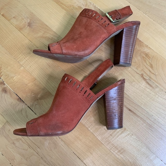 Tahari Suede/Leather Sandal Block Heels Rust Color Size 8 - Picture 6 of 8
